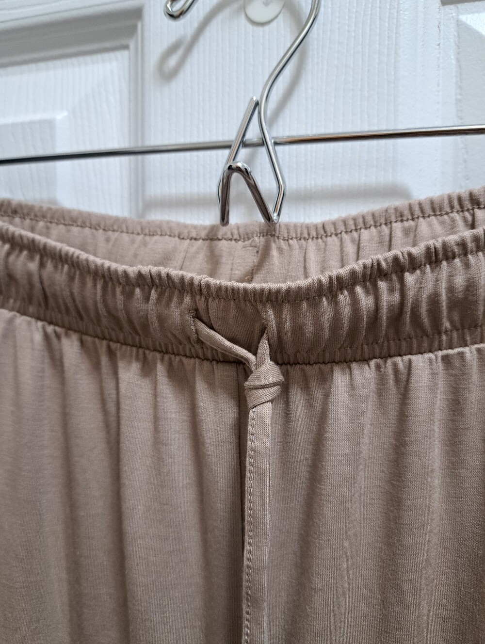 Natori Lounge Pants Size Large Taupe PJ Pants Casual Neutral Relaxed Flowy Light - Picture 8 of 12